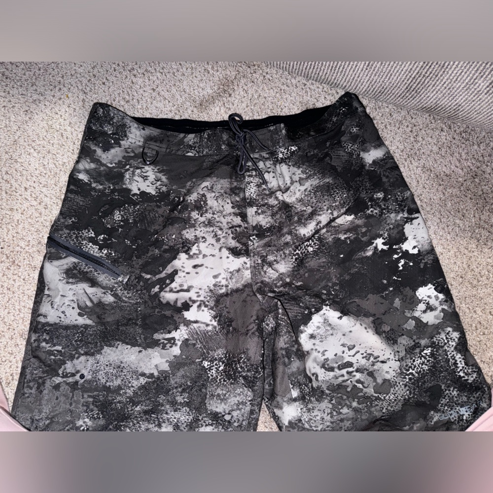 Men’s Cabela’s guidewear shorts